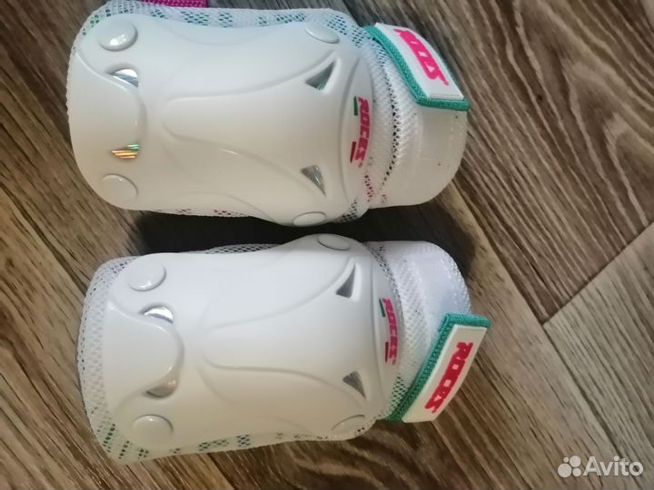 Роликовые коньки