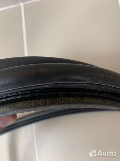 Уплотнительная резинка двери багажника задняя