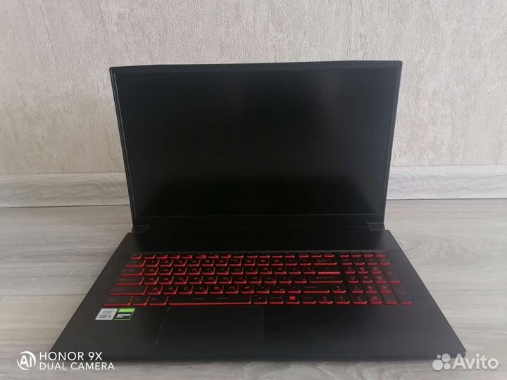 Игровой ноутбук msi17 3