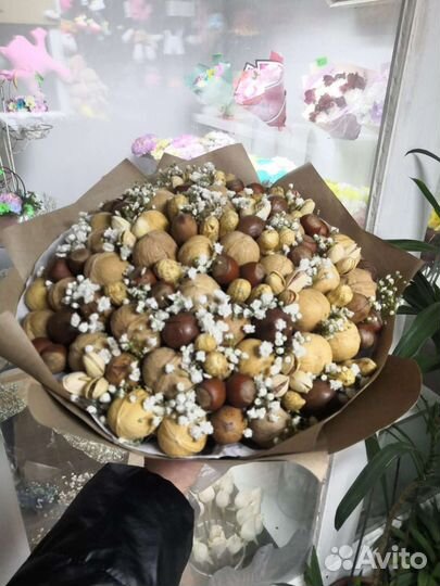 Букеты с орехов и сухофруктов