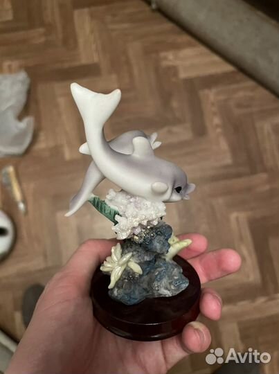 Сувенир статуэтка дельфины