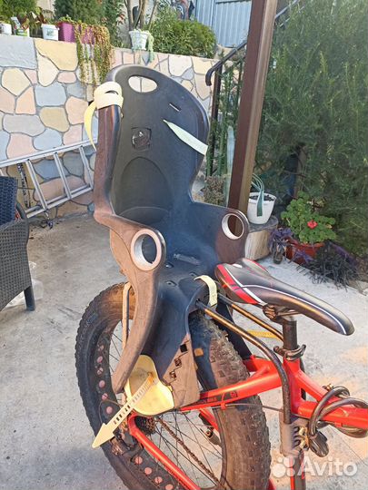 Детское кресло на велосипед