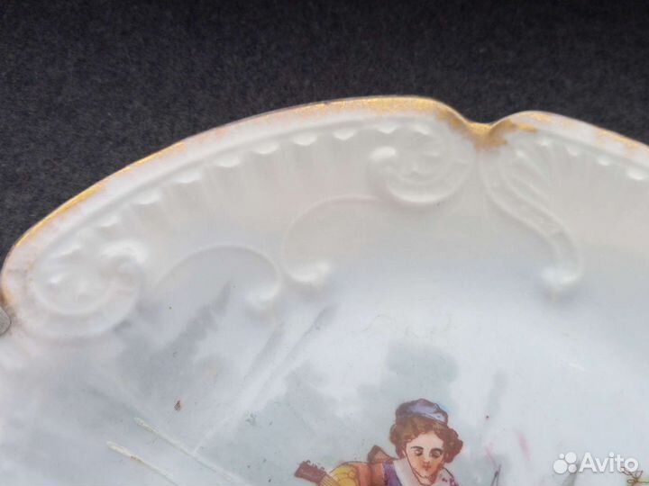 Тарелка антиквариат ручная роспись галантная сцена