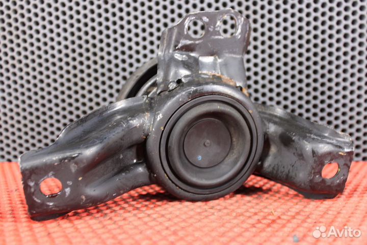 Подушка двс правая Kia Sorento XM D4HB 21810-2P950