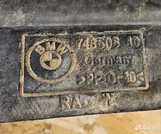 Облицовка днища правая Е60 BMW