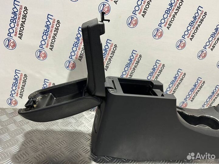 Подлокотник Geely Emgrand EC 7