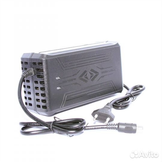 Зарядное устройство 5A 60v (67,2 v ) с кулером