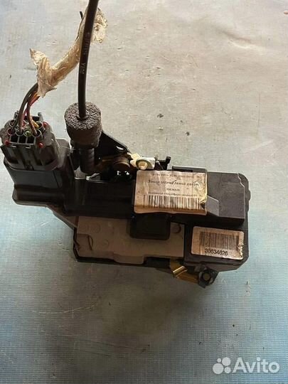 Замок двери задней левой 30634626