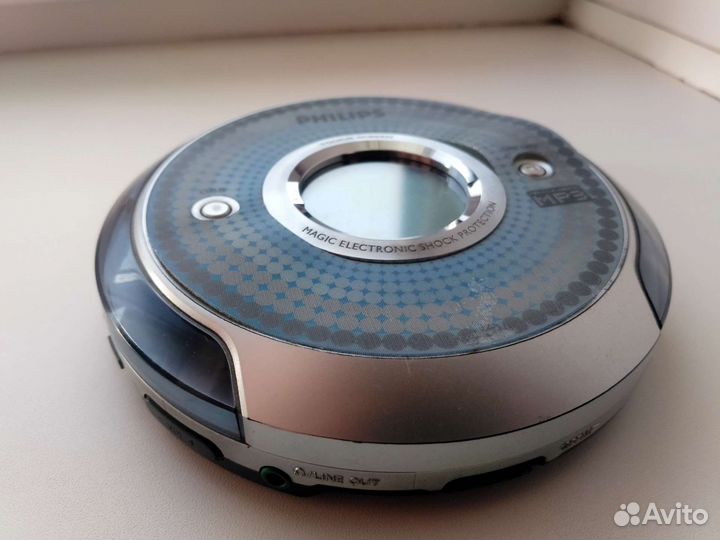 Нерабочий портативный CD-плеер Philips