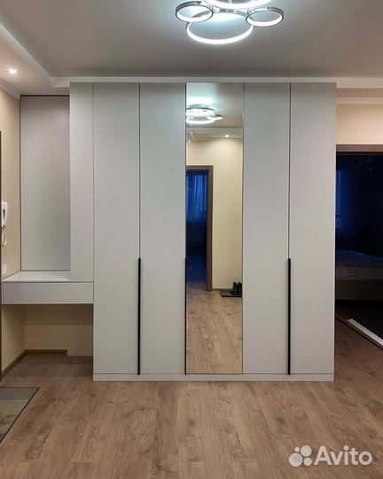 Шкаф в прихожую