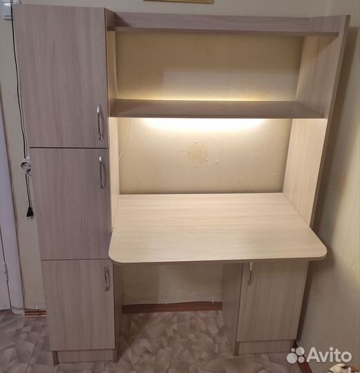 Письменный стол школьный