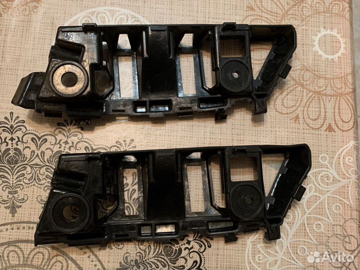 Направляющий бампера правая на volkswagen tiguan