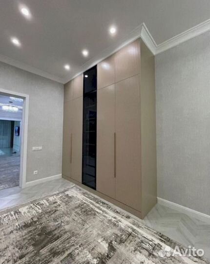 Шкаф распашной