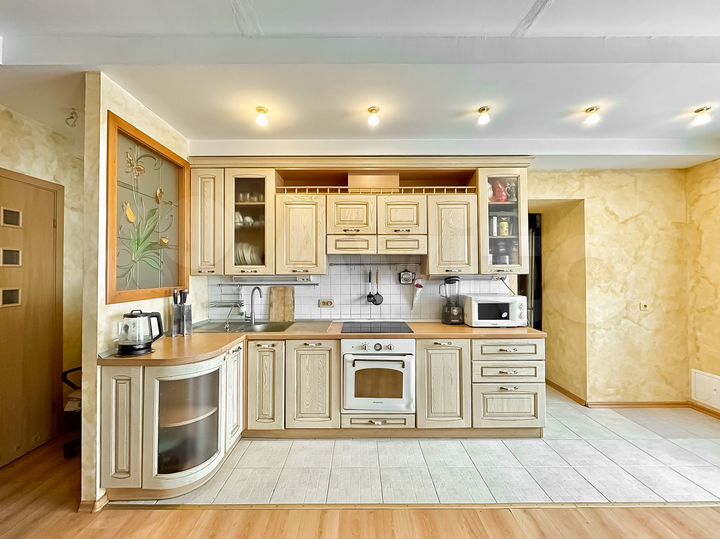 4-к. квартира, 97,1 м², 8/10 эт.