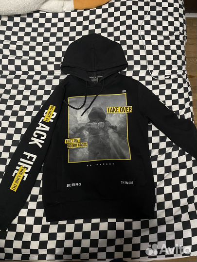 Толстовка чёрная