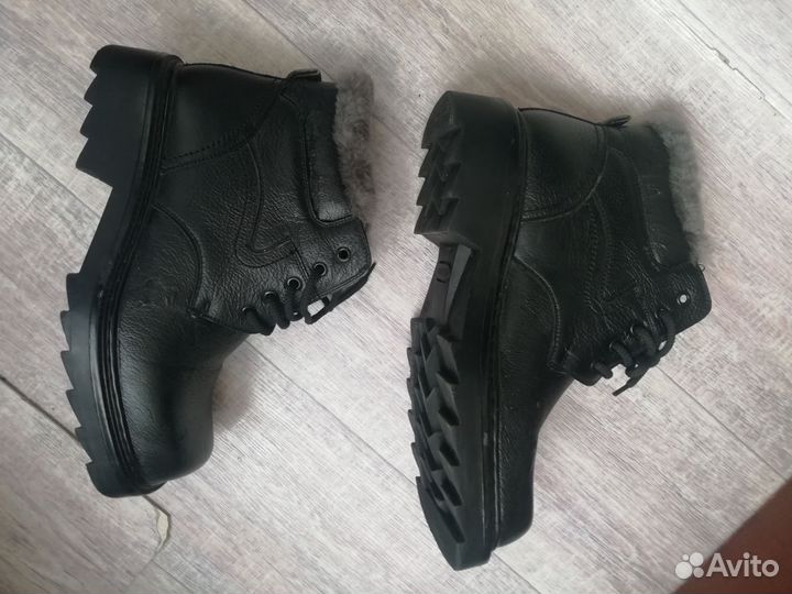 Ботинки мужские зимние 42 размер новые