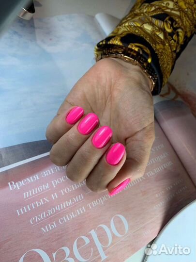 Маникюр с покрытием лаком