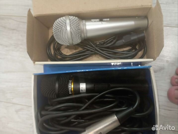 Микрофон для караоке проводной