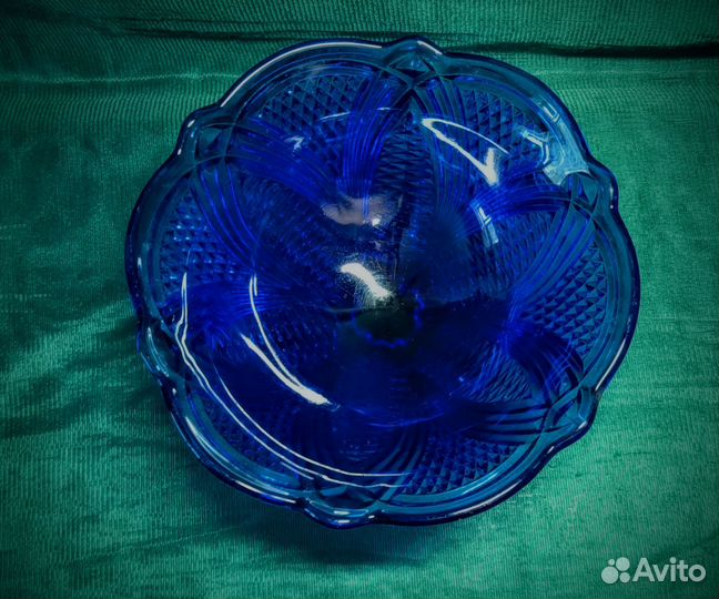 Ваза для фруктов на ножке кобальтовое стекло СССР