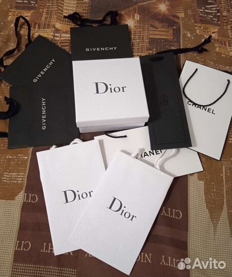 Подарочные пакеты