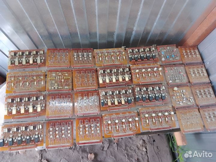 Радиодетали и платы с микросхемами СССР
