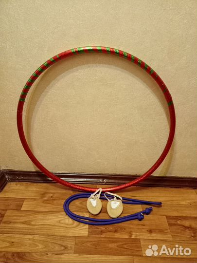 Обруч, скакалка и полупальцы для гимнастики