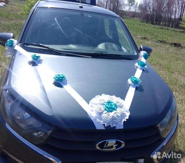 Свадебные украшения на машину, цветы