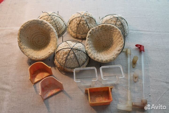 Птичьи гнёзда, поилки и кормушки для канареек