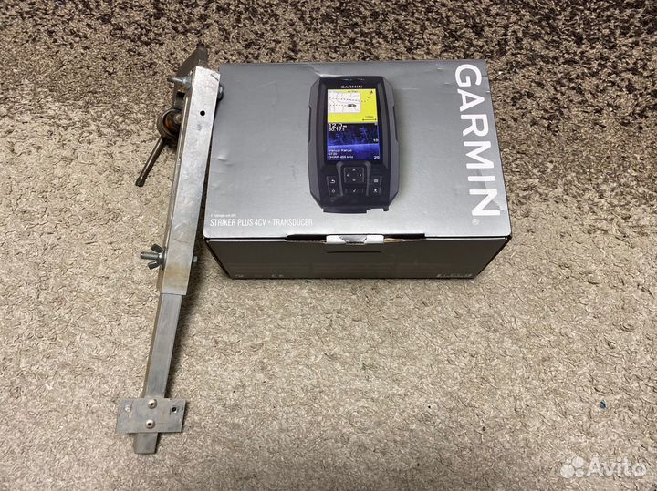 Эхолот Garmin Striker Plus 4CV + GT20 + струбцина