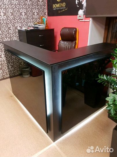 Ресепшен, стойка администратора