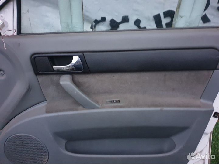 Обшивка двери передней правой Daewoo Gentra II
