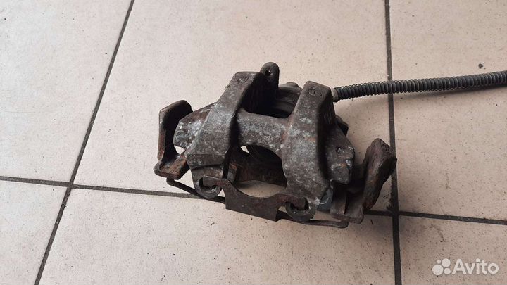 Суппорт задний mercedes w211