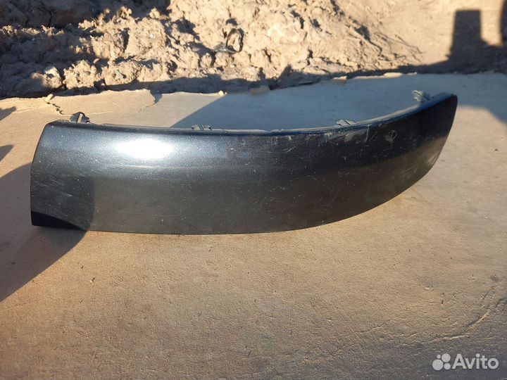 Накладка переднего бампера левая Transporter T5