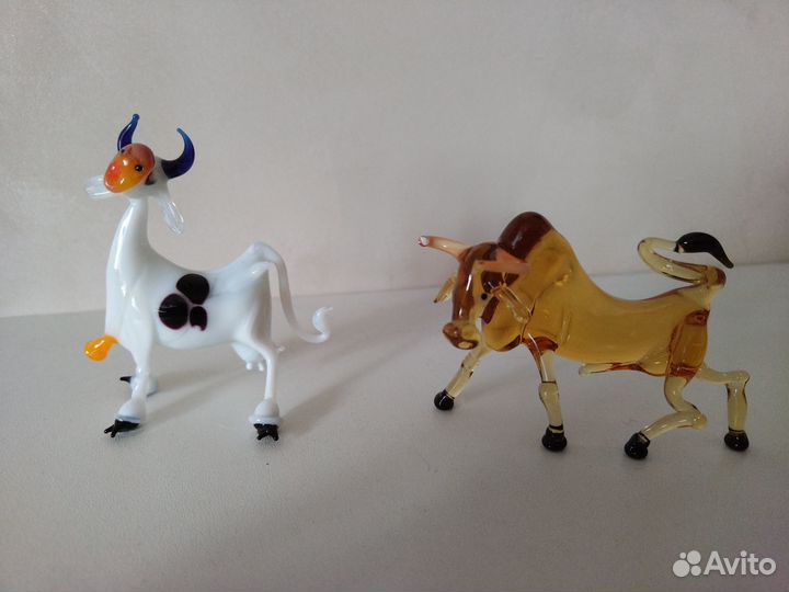 Коллекция стеклянных фигурок