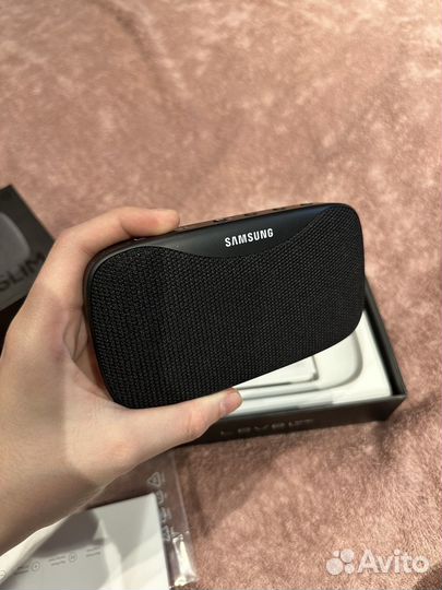 Блютуз колонка Samsung Level Box Slim