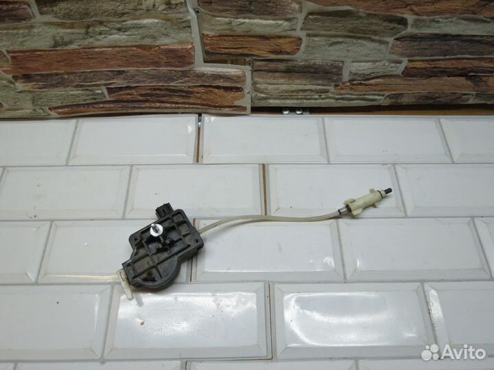 Замок лючка бензобака Lexus GS 300