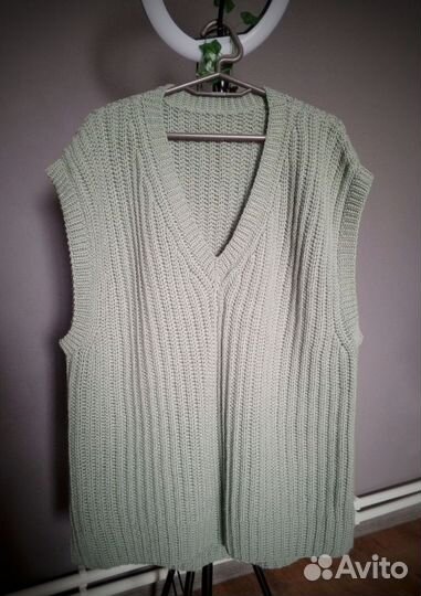 Жилетка женская вязаная