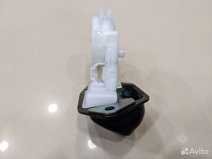 Замок двери багажника nissan / renault / LADA