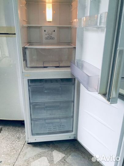 Холодильник Hotpoint Ariston No Frost бу гарантия