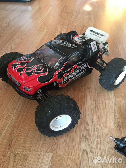 Радиоуправляемая модель трагги