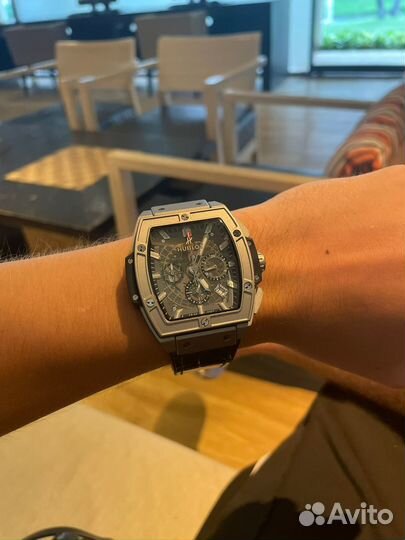 Часы hublot