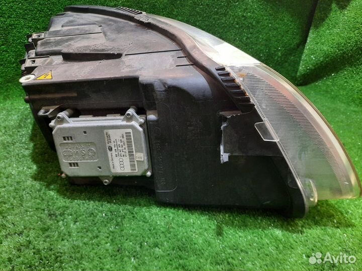 Фара передняя левая Audi A6 4F C6 BAT (4.2)