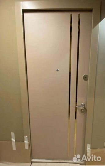 Входная дверь