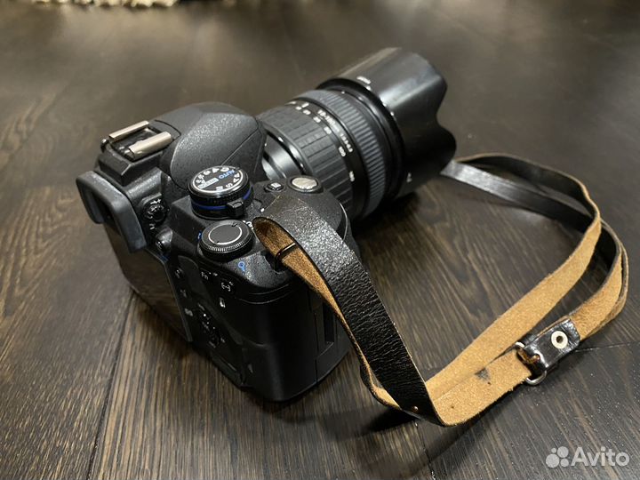 Зеркальный фотоаппарат Olympus E-520 с объективом