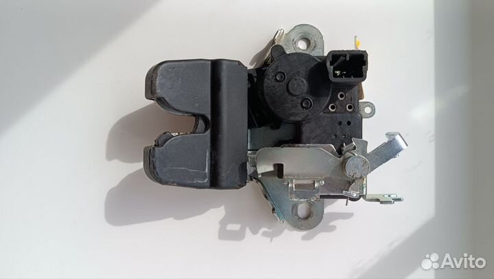 Замок багажника Hyundai solaris 2