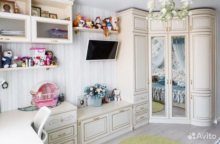 Угловой шкаф