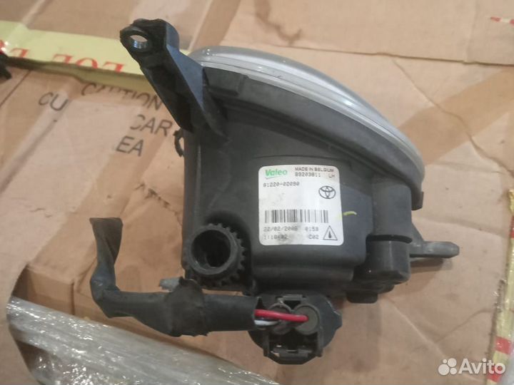 Противотуманная фара Тойота Королла Е120 хэтчбек