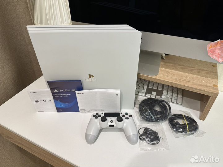 Sony PlayStation 4 Pro 1Tb (CUH-7108B) Белая