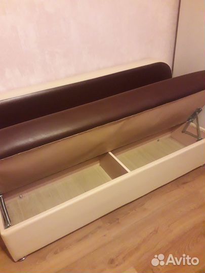 Продаю банкетку диван с спинкой с яшиком