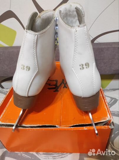 Коньки фигурные Larsen Kamilla 39 размер